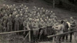 Członkowie załogi Auschwitz. 1944 r. Fot. PAP/EPA. Źródło: Muzeum Holocaustu w Waszyngtonie