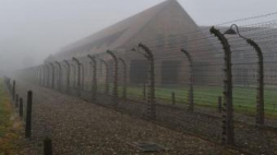 Teren byłego niemieckiego obozu koncentracyjnego Auschwitz. Fot. PAP/J. Bednarczyk