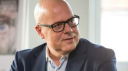 Marek Krajewski opublikuje w maju książkę "Umarli mają głos". Fot. PAP/M. Kulczyński