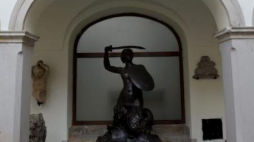Dziedziniec Muzeum Warszawy przy Rynku Starego Miasta. Fot. PAP/J. Turczyk