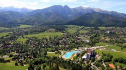 Widok na Tatry i Zakopane. Fot. PAP/G. Momot