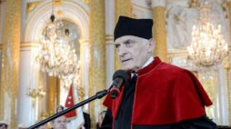 Nadanie tytułu doktora honoris causa Warszawskiego Uniwersytetu Medycznego prof. Jerzemu Buzkowi. Fot. PAP/J. Kamiński