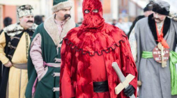  Uczestnicy "Ścięcia Śmierci" – ludowego obrzędu, obchodzonego corocznie w Jedlińsku. Fot. PAP/M. Walczak