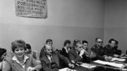 Rozmowy strajkujacych z prof. J. Górskim. Fot. PAP/A. Zbraniecki