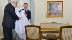 Przekazanie pamiątek Fundacji Rodziny Józefa Piłsudskiego. Fot. PAP/M. Obara