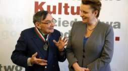 Marian Turski i min. Małgorzata Omilanowska. Fot. PAP/T. gzell