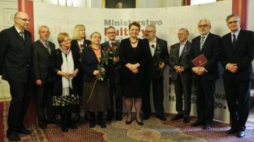 Uroczystość w ministerstwie kultury odznaczenia medalami Zasłużony Kulturze „Gloria Artis”. Fot. PAP/M. Obara