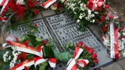Osłonięcie tablic poświęconych pamięci Danuty Siedzikówny „Inki” i Feliksa Selmanowicza „Zagończyka”. Fot. PAP/A.Warżawa