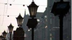 Lampy na ul. Piotrkowskiej. Fot. PAP/CAF
