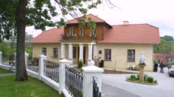 Odrestaurowanan plebania, obecnie Muzeum Kantora. Fot. PAP/J. Paszkowski