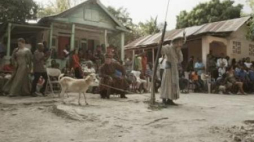 Halka/Haiti. 18°48’05”N 72°23’01”W. Kadr z wielokanałowej projekcji wideo. Źródło: Zachęta - Narodowa Galeria Sztuki
