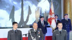 Gen. brygady Zbigniew Ścibor-Rylski przemawia podczas jubileuszu Związku Powstańców Warszawskich. Fot. PAP/J. Turczyk