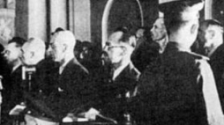 Proces szesnastu. Źródło: Wikipedia