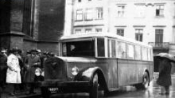 Autobus Saurer podczas prób na polskich drogach - 1930. Źródło: NAC 