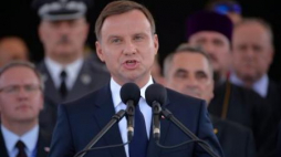 Prezydent Andrzej Duda podczas uroczystości przejęcia zwierzchnictwa nad Siłami Zbrojnymi. Fot. PAP/M. Obara 