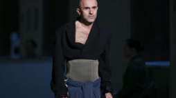 Jerzy Walczak podczas próby "Dybuka" w reżyserii Mai Kleczewskiej w Teatrze Żydowskim. Fot. PAP/R. Guz 