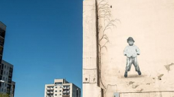 Wizerunek Zizele Świerc namalowany w ramach akcji „Dzieci Bałut-murale pamięci” Fot.PAP/G. Michałowski