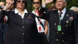 Uroczystości przed pomnikiem Gloria Victis na Wojskowych Powązkach. Fot. PAP/R. Pietruszka