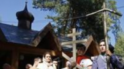 Wierni biorący udział w Ogólnopolskiej Pieszej Pielgrzymce Prawosławnej na Świętą Górę Grabarkę. Fot. PAP/A. Reszko