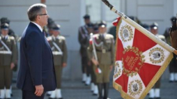 Prezydent Bronisław Komorowski podczas uroczystości pożegnania prezydenta z Siłami Zbrojnymi RP. Fot. PAP/J. Turczyk