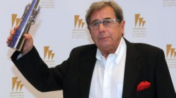 Janusz Gajos otrzymał Diamentowe Lwy dla najlepszego aktora 40-lecia. Fot. PAP/P. Wittman