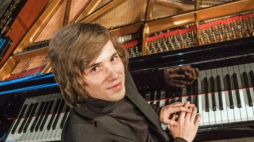 Pianista Andrzej Wierciński, członek polskiej ekipy na Konkurs Chopinowski. Fot. PAP/M. Kłoś