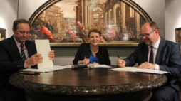 Podpisanie listu intencyjnego ws. powołania Muzeum Sztuki Współczesnej. Fot. PAP/P. Wittman