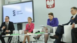 Debata publiczna w Sejmie pt. "Prawo do kultury". Fot. PAP/L. Szymański