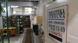 Biblioteka szkolna. Fot. PAP/J. Bednarczyk