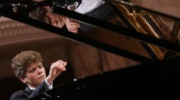 Szymon Nehring podczas 3. etapu XVII Międzynarodowego Konkursu Pianistycznego im. Fryderyka Chopina. Fot. PAP/P.Supernak