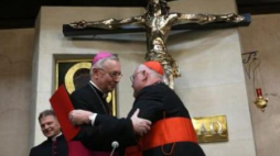 Arcybiskup Stanisław Gądecki (L) i kardynał Reinhard Marx. Częstochowa, 22.11.2015. Fot. PAP/W. Deska 