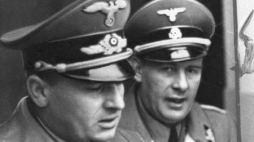 Gubernator Hans Frank oraz dowódca SS i policji w dystrykcie lubelskim Odilo Globocnik (z prawej). Fot. NAC 