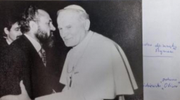 Dokumenty z prywatnych zbiorów Kazimierza Świtonia, twórcy WZZ. Fot. PAP/A. Grygiel