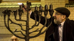 Naczelny Rabin Polski Michael Schudrich podczas otwarcia wyremontowanej Małej Synagogi. Fot. PAP/M. Kulczyński