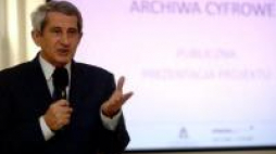 Naczelny dyrektor Archiwów Państwowych Władysław Stępniak. Fot. PAP/B. Zborowski
