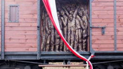 Pomnik upamiętniający ofiary Tragedii Górnośląskiej w Bytomiu. Fot. PAP/A. Grygiel 