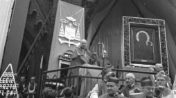  Prymas Polski kard. S. Wyszyński - Msza milenijna 17 kwietnia 1966 r. Fot. PAP/CAF