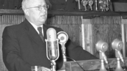 I sekretarz KC KPZR Nikita Chruszczow przemawia podczas II Zjazdu PZPR. Warszawa, 10.03.1954 r. Fot. PAP/CAF