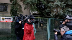 Dziennikarze przed domem gen. W. Jaruzelskiego. Fot. PAP/T. Gzell