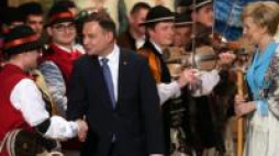 Prezydent Andrzej Duda z żoną Agatą Kornhauser-Dudą podczas koncertu „Dudaski Tłusty Czwartek”. Fot. PAP/G. Momot