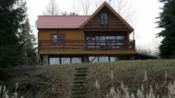 Dom na działce gen. Czesława Kiszczaka. Fot. PAP/T. Waszczuk