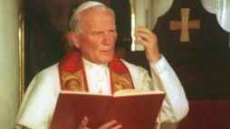 Papież Jan Paweł II podczas nabożeństwa w prawosławnej katedrze św. Mikołaja w Białymstoku. 05.06.1991. Fot. PAP/J.Morek