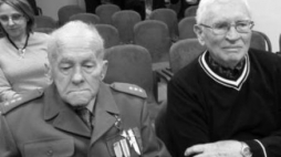 Porucznik Kazimierz Ptasiński (z lewej). Fot. Adam Cyra