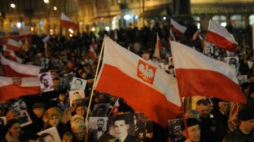 Apel Poległych przed Grobem Nieznanego Żołnierza. Narodowy Dzień Pamięci Żołnierzy Wyklętych. Fot. PAP/A. Hrechorowicz