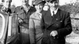 Henryk Flame „Bartek” (pierwszy po prawej). Źródło: IPN