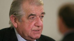 Prof. Zbigniew Religa. Fot. PAP/T. Gzell