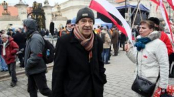 Antoni Krauze ma planie filmu “Smoleńsk”. Fot. PAP/L. Szymański