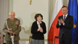 Gen. Jan Podhorski, Zofia Pilecka, prezydent Andrzej Duda podczas lekcji historii w Pałacu Prezydenckim. Fot.PAP/M.Obara