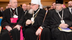 Abp Stanisław Gądecki (L), metropolita Sawa (C) i abp Jeremiasz. Fot. PAP/J. Kaczmarczyk