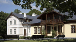 Dwór w Kłóbce. Fot. Jarosław Czerwiński. Źródło: Muzeum Ziemi Kujawskiej i Dobrzyńskiej we Włocławku